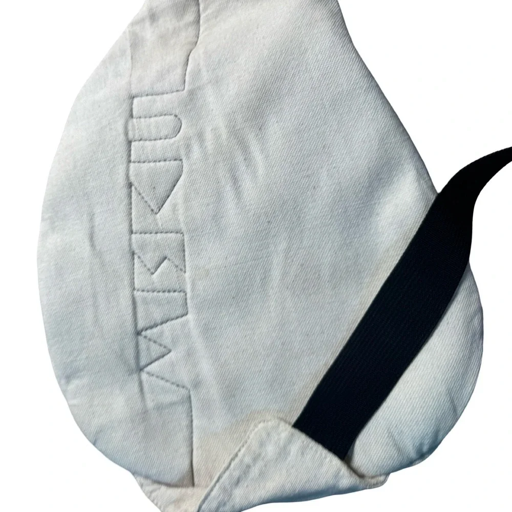Meru Sling Bag Unisex OS White Good Canvas Crossbody Gorpcore Hiking Outdoor